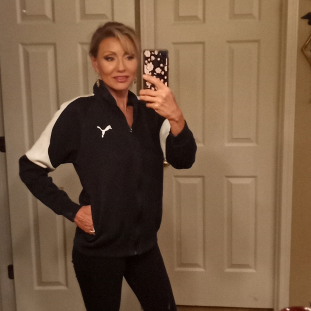 Beautiful Puma Athletic Jacket, Medium - image 2